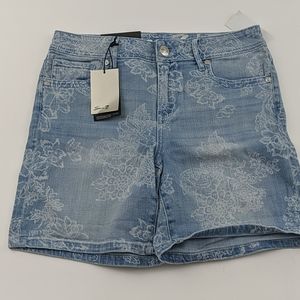 Seven7 fashion blue jean shorts size 6 floral